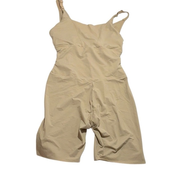 Maidenform Beige One Piece Shaper Bodysuit - Picture 10 of 10